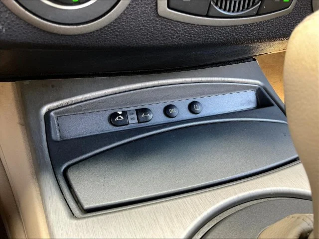 Used 2004 Blue BMW 2.5i image 16