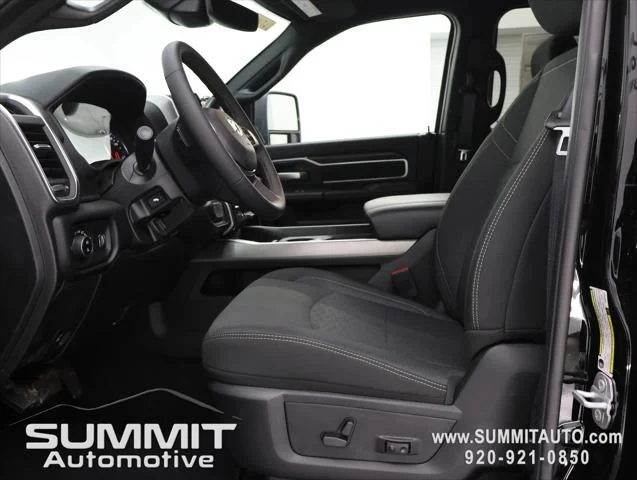 New 2026 Diamond Black Crystal Pearl-Coat Exterior Paint RAM BIG HORN image 8