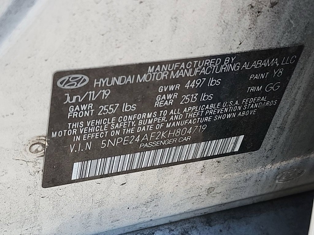 Used 2019 Silver Hyundai SE image 8