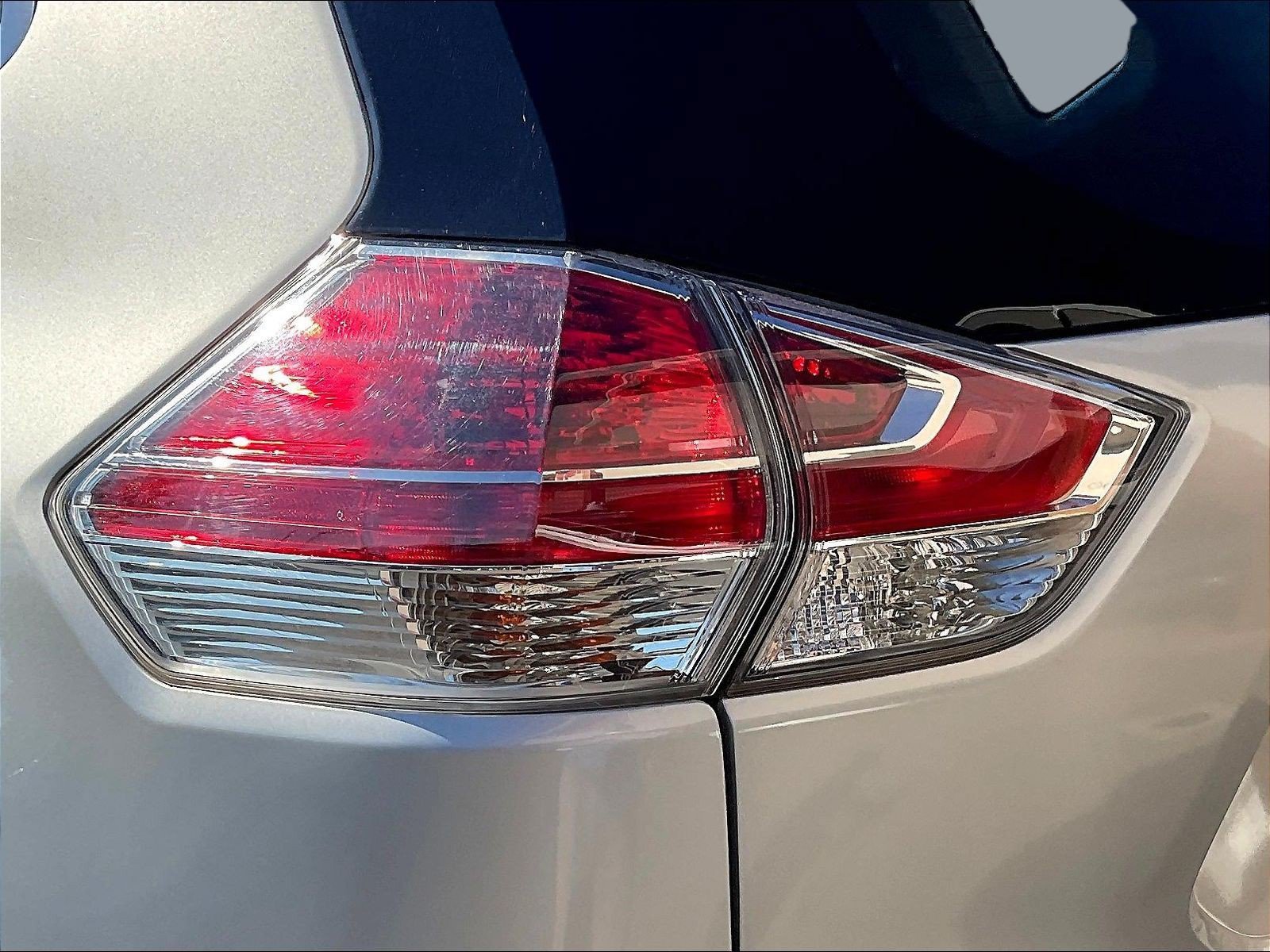 Used 2015 Silver Nissan S image 24