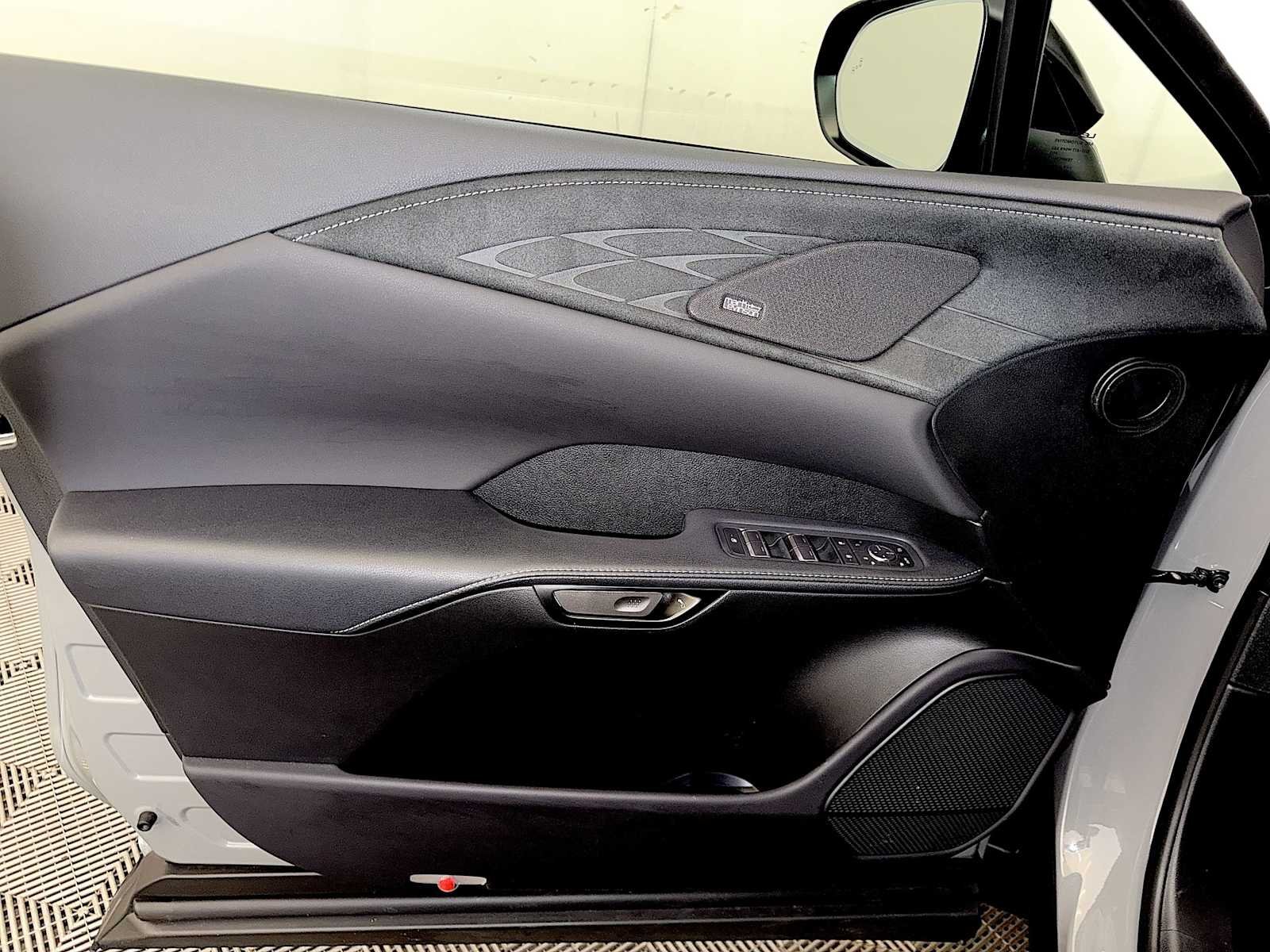 Used 2025 Incognito Lexus F SPORT Performance image 11