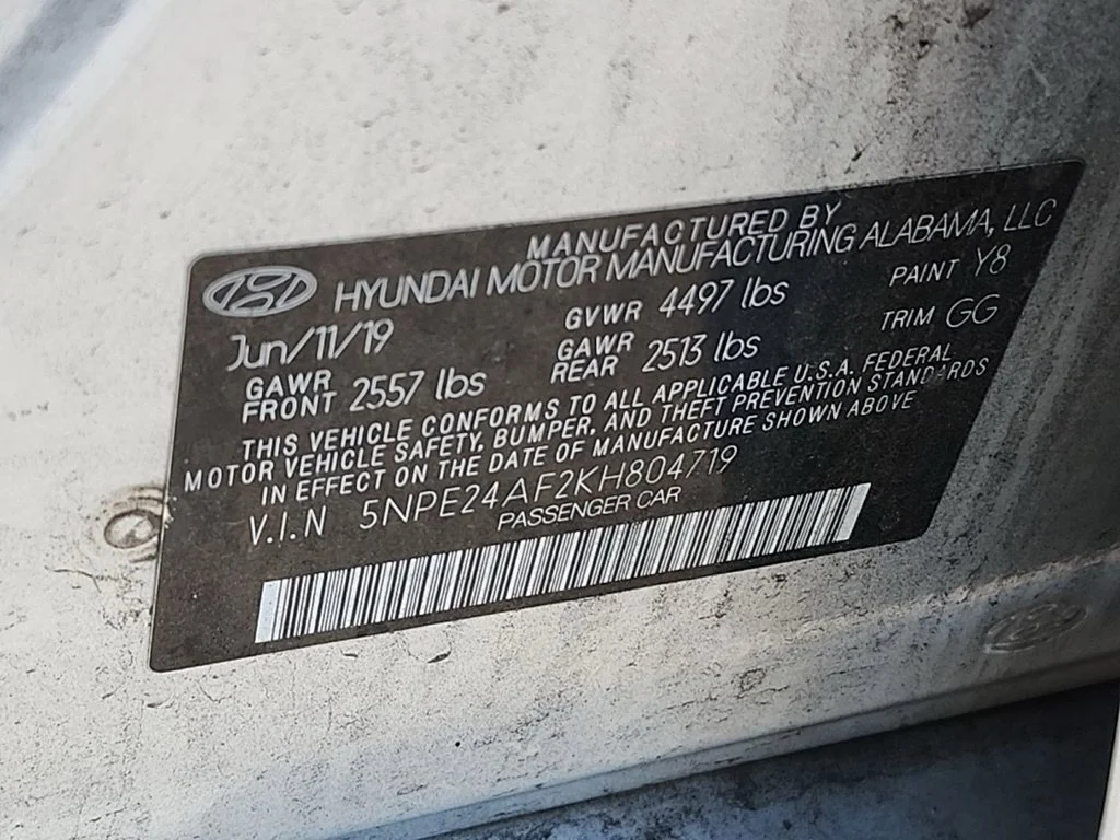 Used 2019 Silver Hyundai SE image 8
