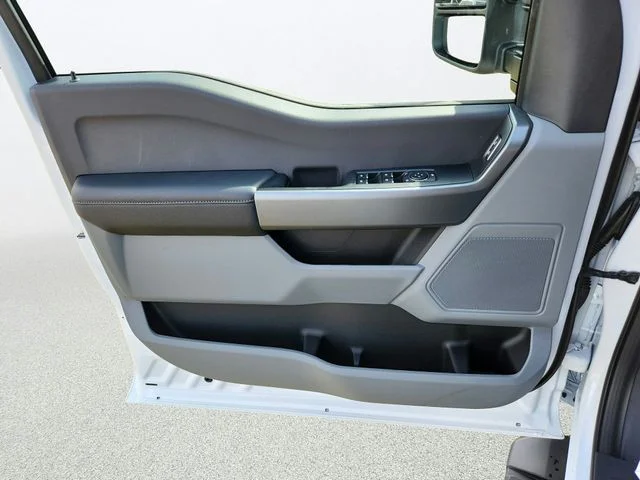 New 2026 Oxford White Ford F-350® XL image 19