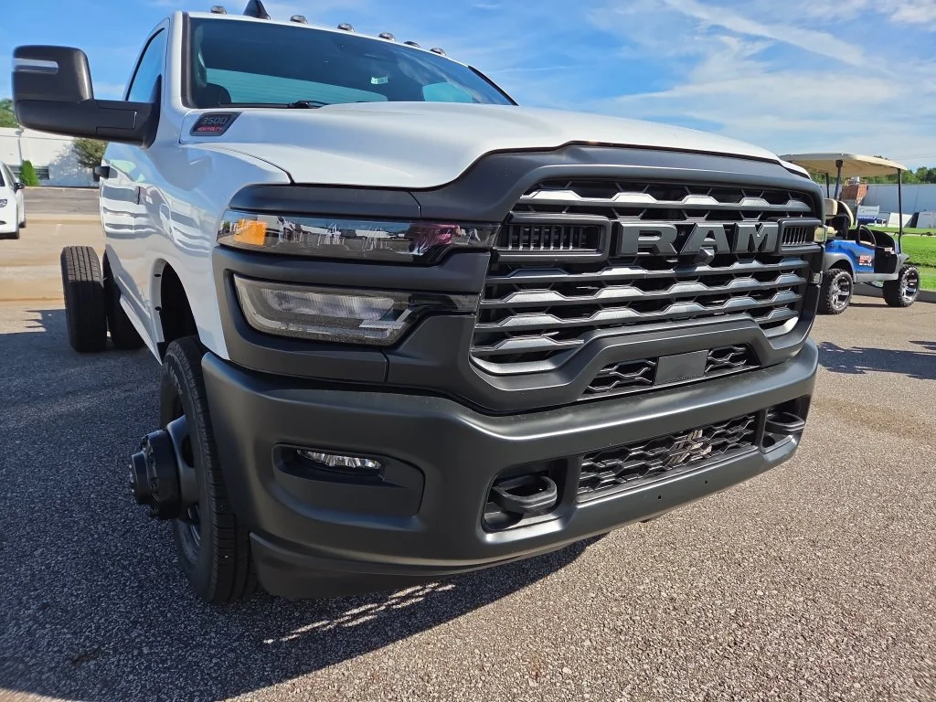 New 2027 Bright White Clearcoat RAM Tradesman image 13