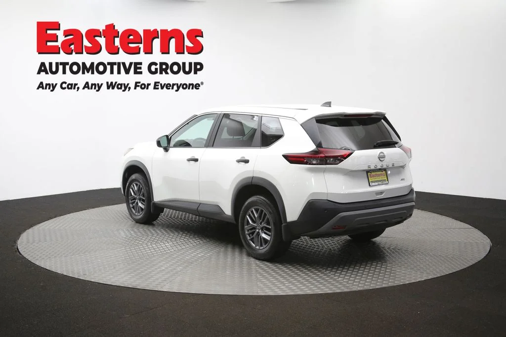 Used 2023 White Nissan S image 65