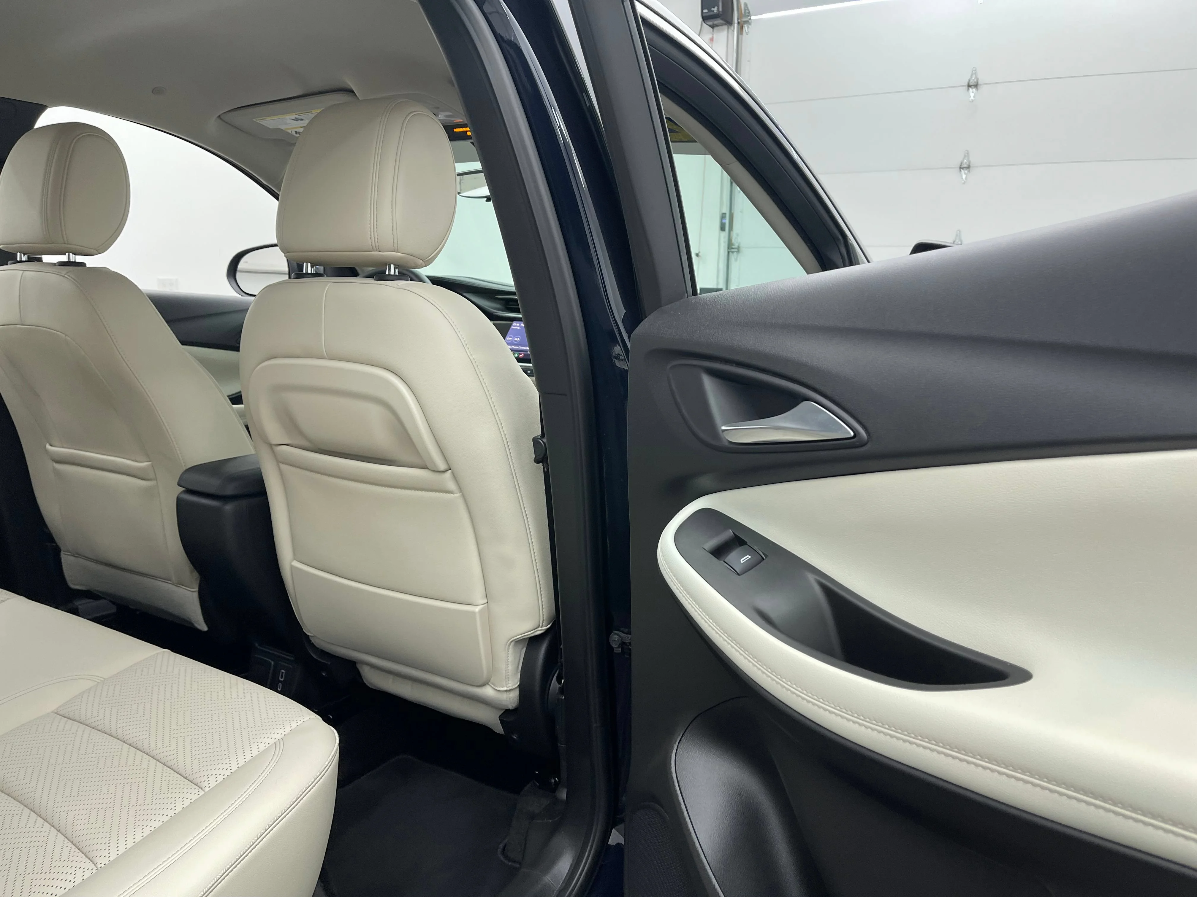 Used 2020 DARK MOON BLUE METALLIC Buick Essence image 36