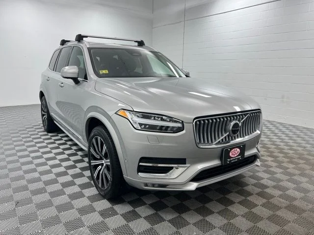 Used 2023 Silver Volvo B6 Plus 7-Seater image 1