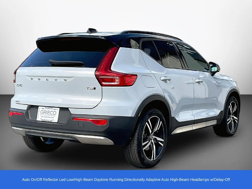 Used 2021 Crystal White Metallic Volvo R-Design image 7