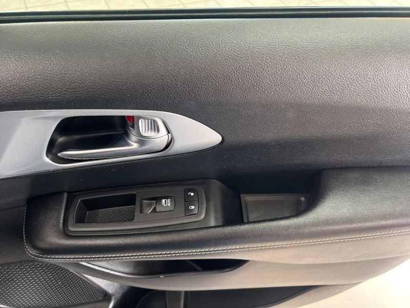 Used 2020 Gray Chrysler Touring L image 14