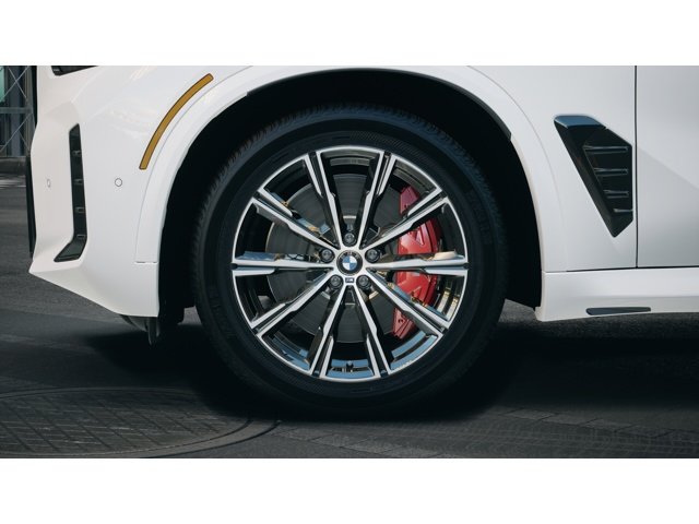 New 2026 Alpine White BMW  image 7