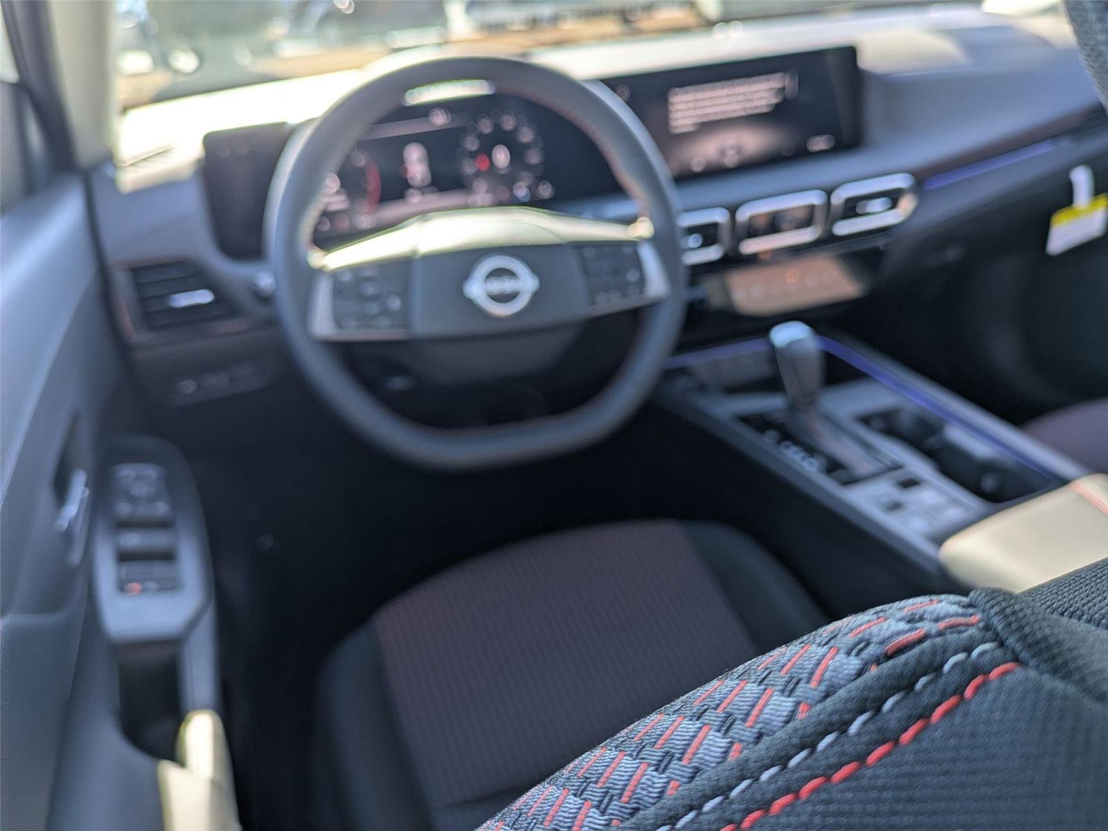 New 2026 Aspen White TriCoat / Super Black Two-tone Nissan SR image 28
