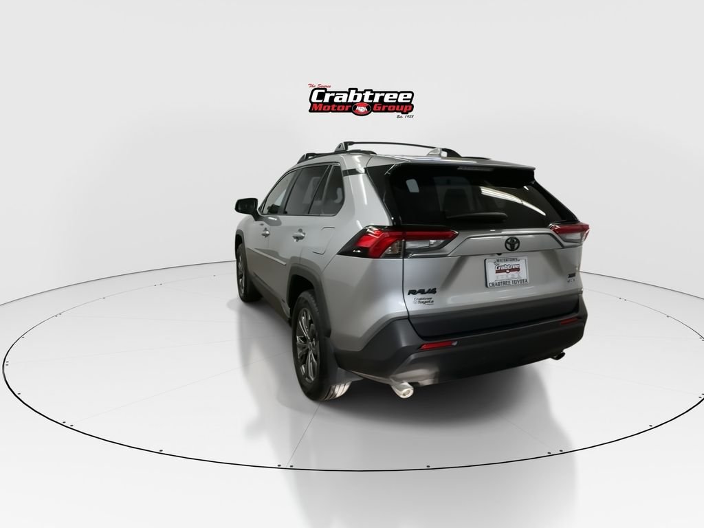 Used 2025 Silver Toyota XLE Premium image 6