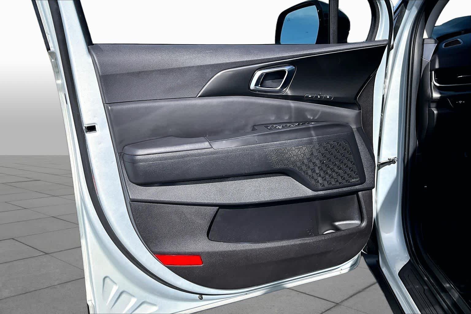 Used 2025 Ivory Silver Kia SX Prestige image 22