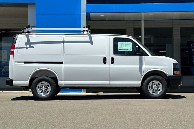 2025 Chevrolet Express Cargo Work Van - Photo 4