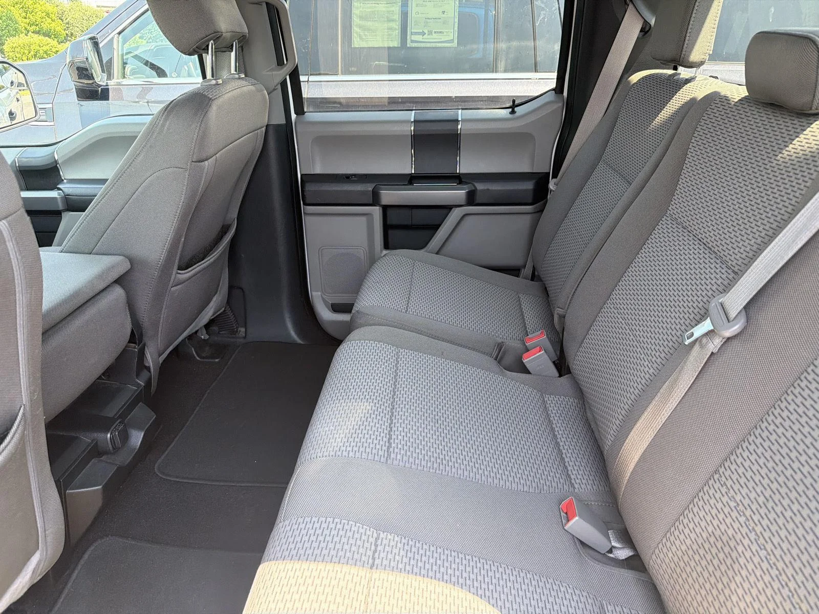 Used 2019 Oxford White Ford XLT image 16