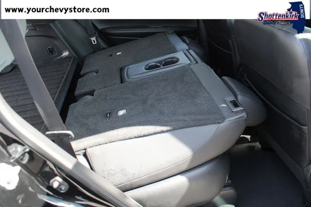 Used 2015 Black Nissan SL image 17