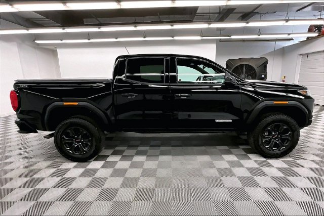 Used 2024 Onyx Black GMC Elevation image 14
