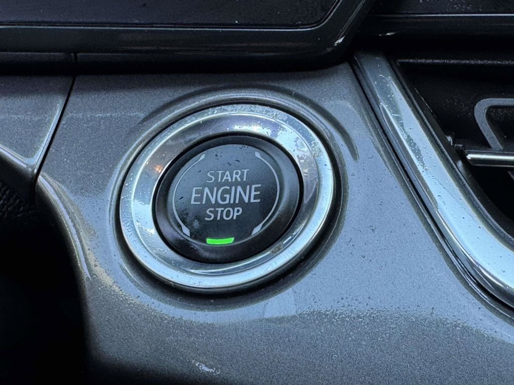 Used 2025 Blue Chevrolet ACTIV image 9