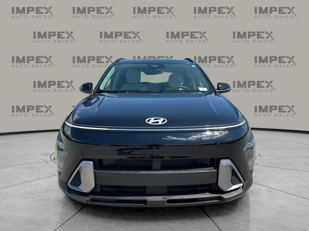 Used 2025 Black Hyundai SEL image 8