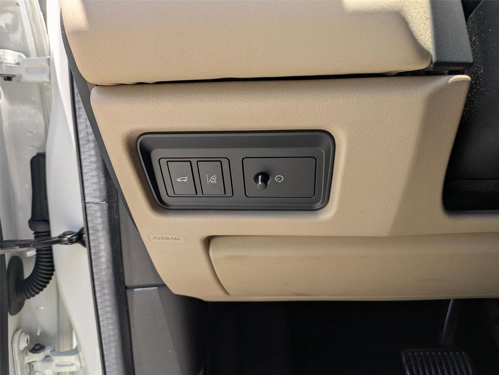 Used 2018 WHITE LAND ROVER HSE image 16