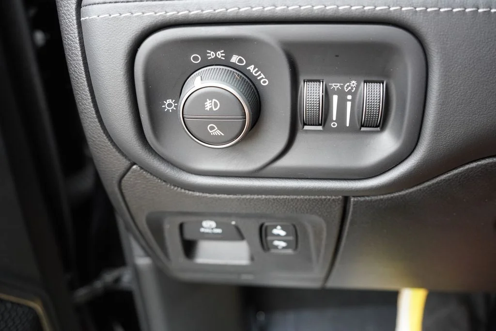 Certified Used 2019 Black Ram Limited image 28