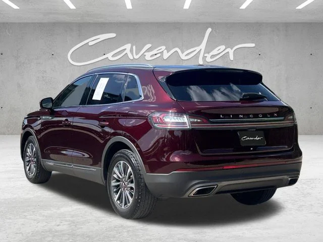 Used 2022 Red Lincoln Standard image 15