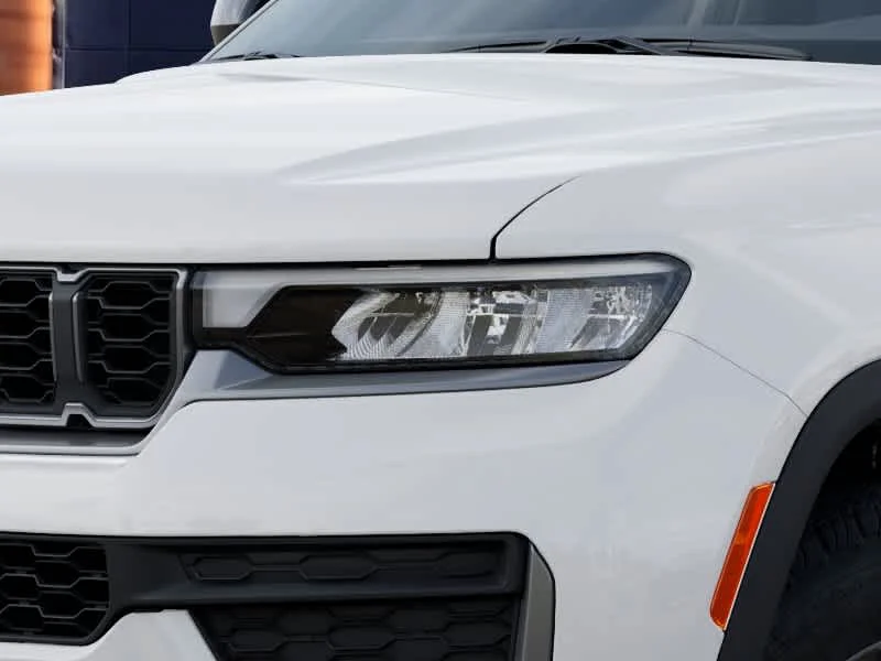 New 2027 Bright White Clearcoat Jeep Laredo Altitude image 10