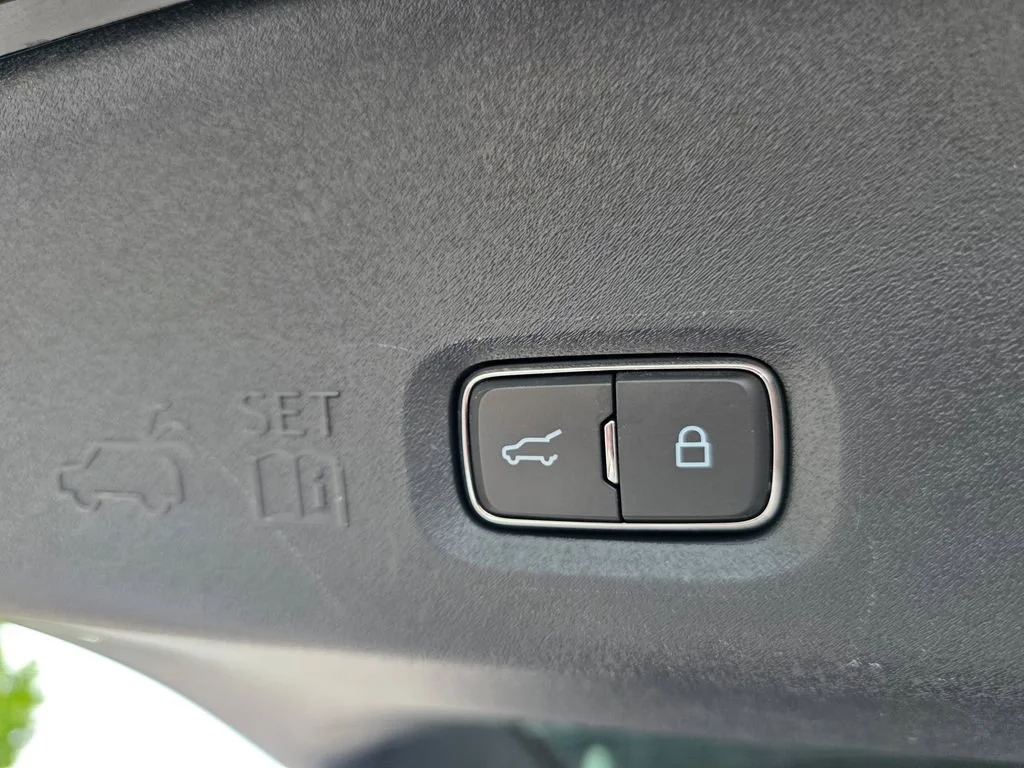 Used 2025  Ford Active image 35