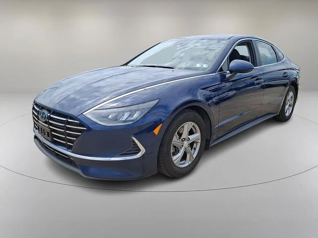 Used 2020 Blue Hyundai SE image 5