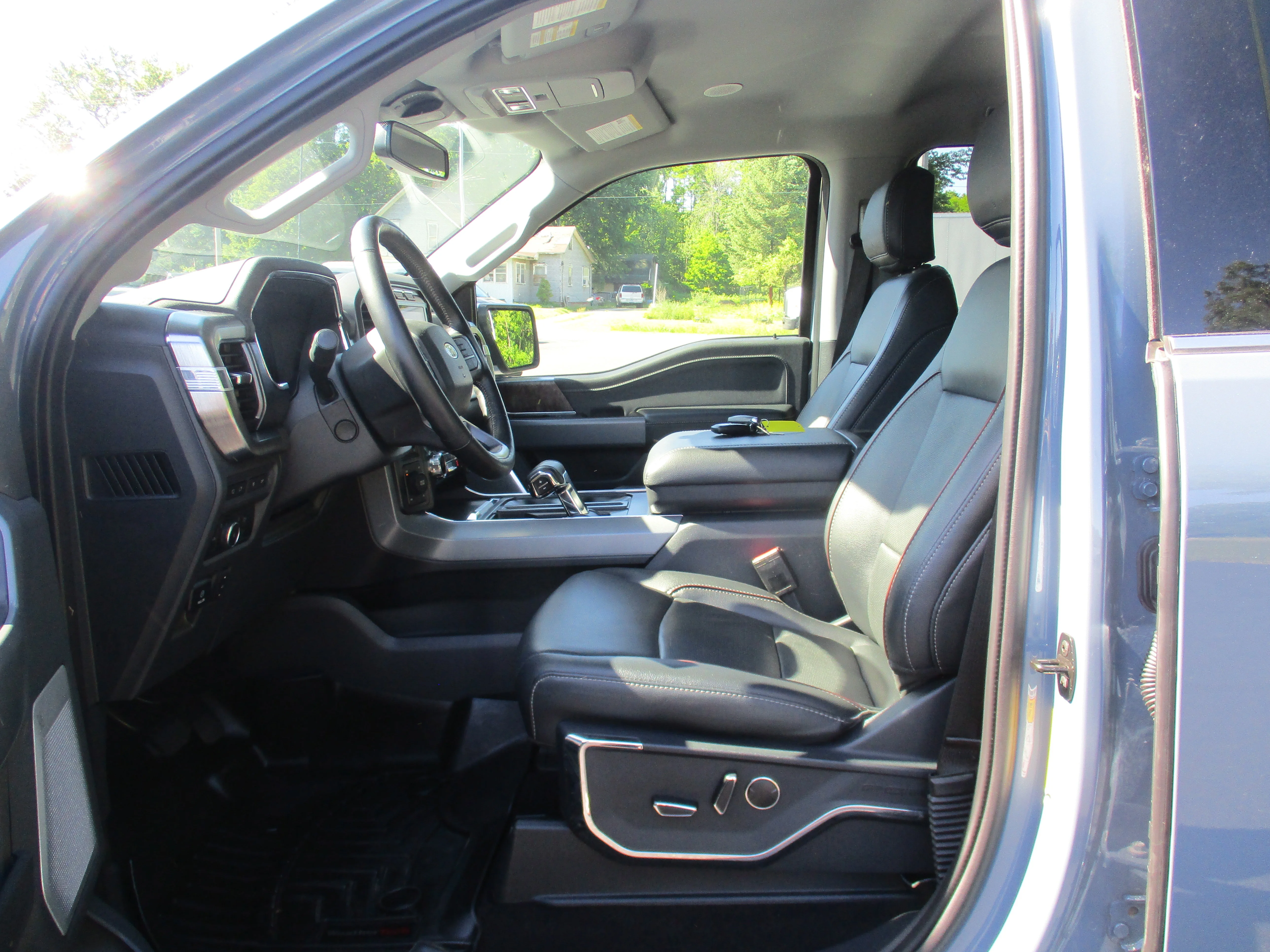 Used 2023 Azure Gray Metallic Tri-Coat Ford LARIAT image 31