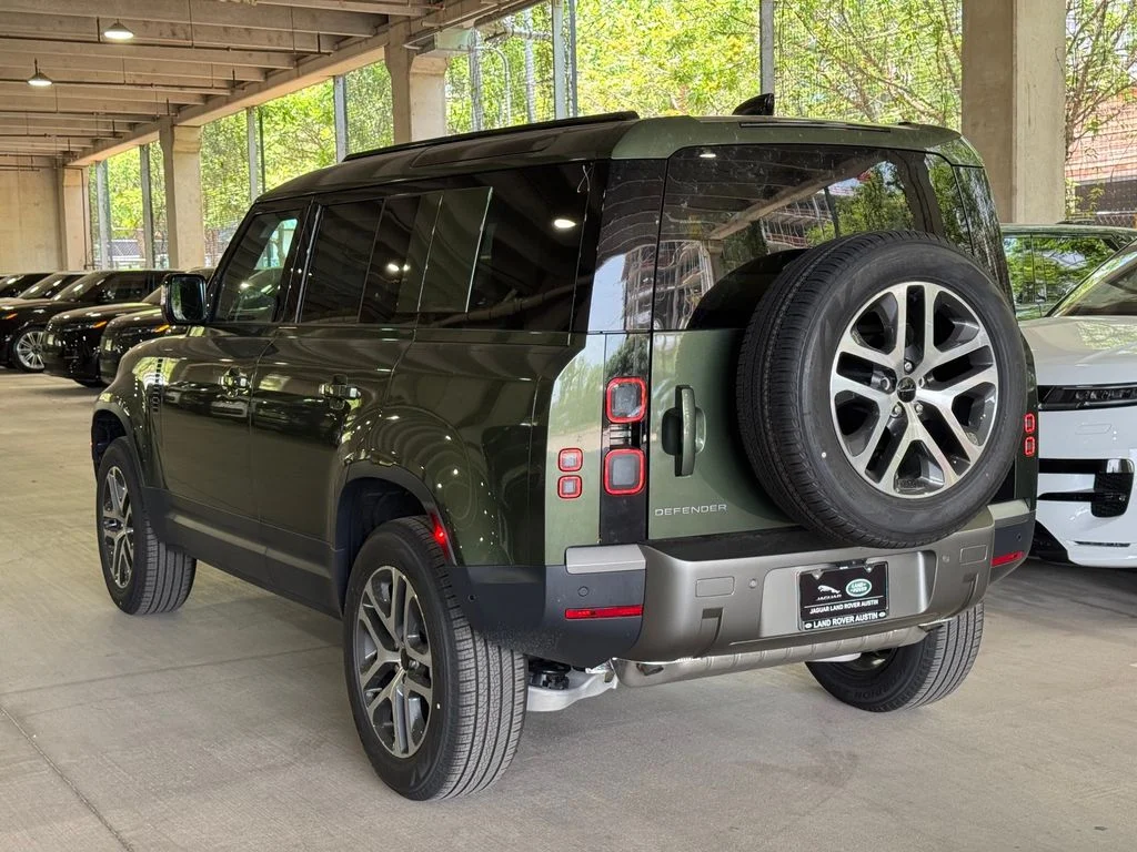 New 2026 Green Land Rover S image 6