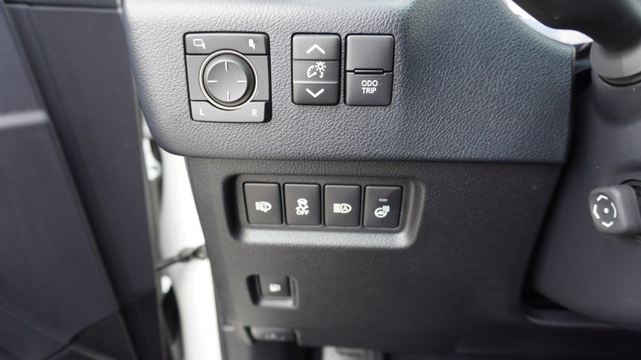 Certified Used 2023 EMINENT WHITE PEARL Lexus GX 460 Premium image 22