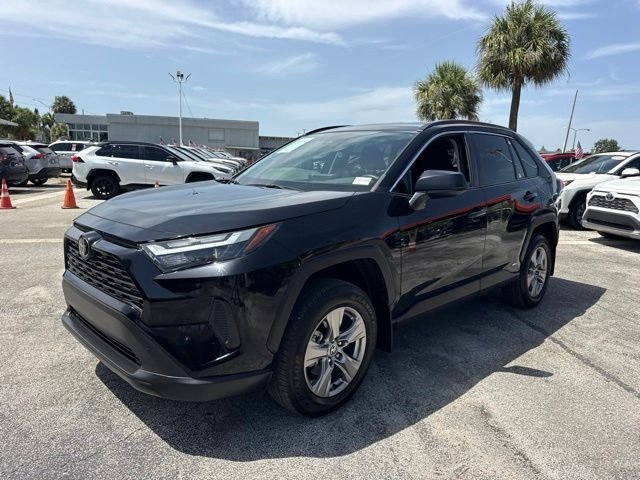 2025 Toyota RAV4 LE - Photo 14
