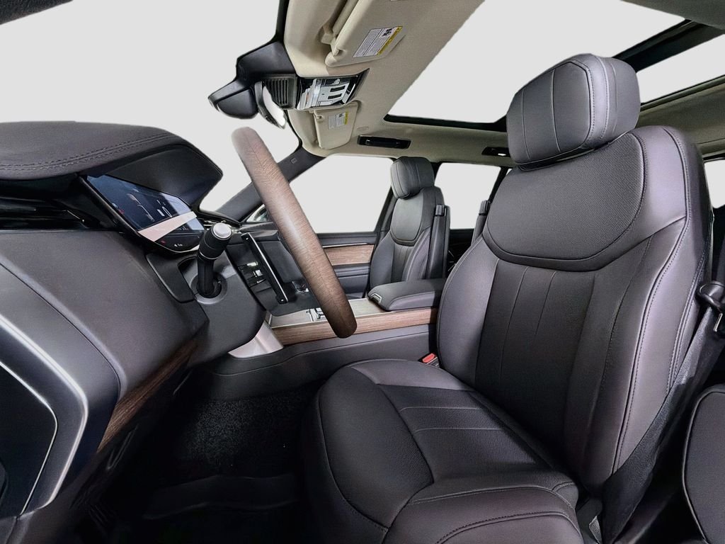 New 2026 Carpathian Grey Land Rover SE image 22