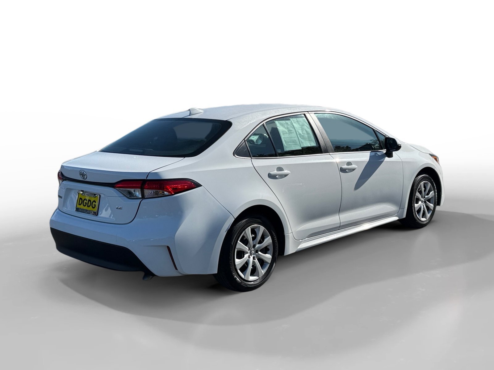 Used 2024 Ice Toyota LE image 5