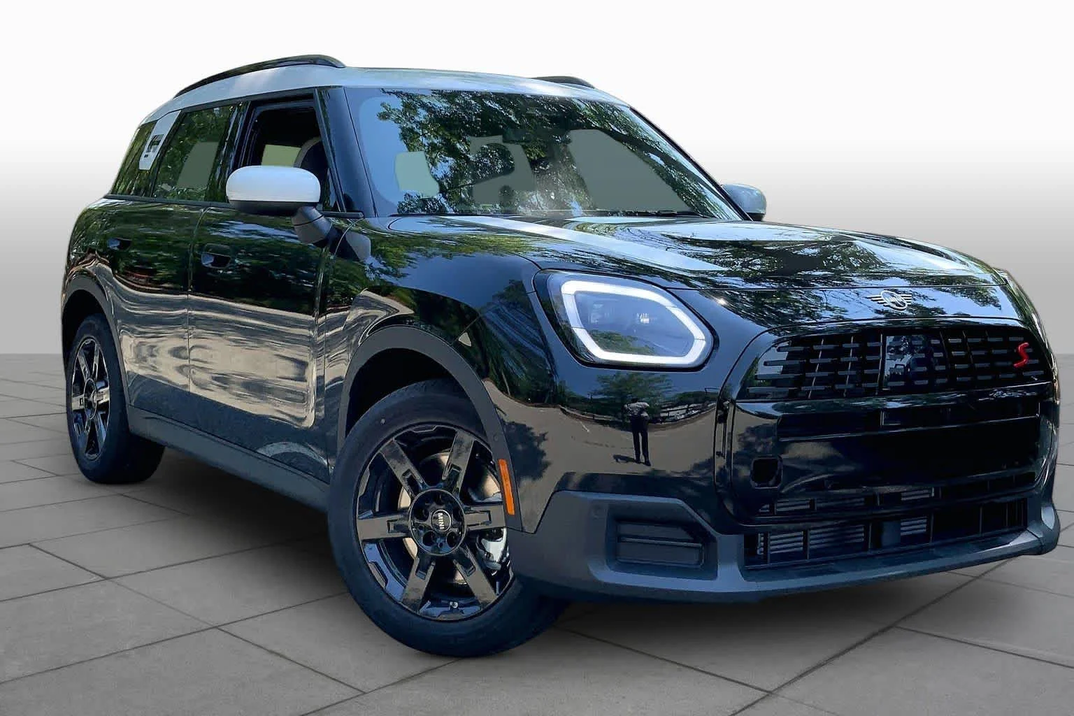 New 2027 Midnight Black II Metallic MINI Signature Plus image 2