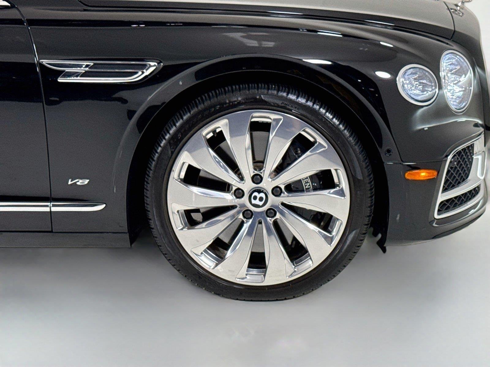 Used 2022 Beluga Bentley V8 | Mulliner Interior | Chrome 23