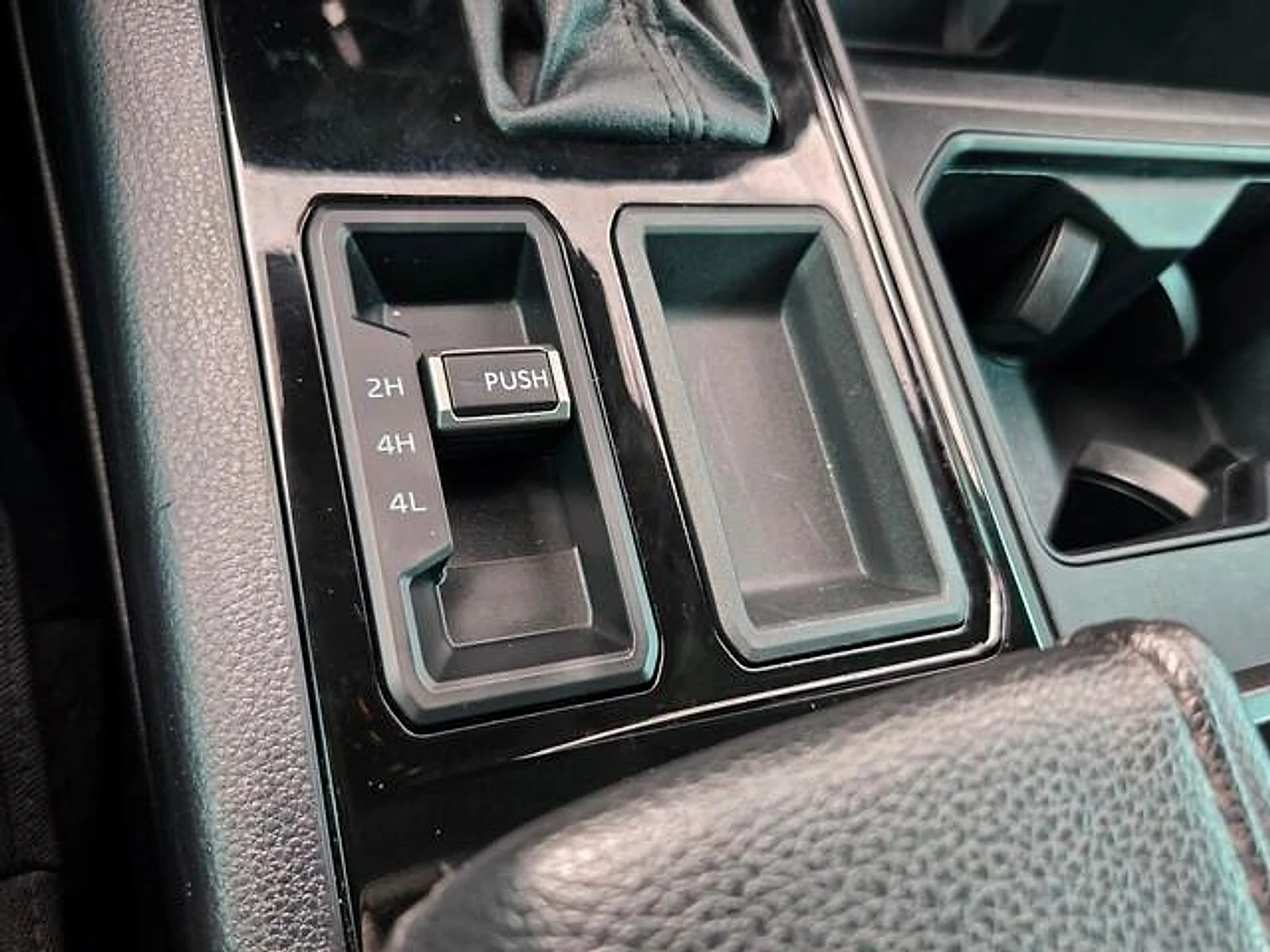 Used 2023  Toyota SR image 21