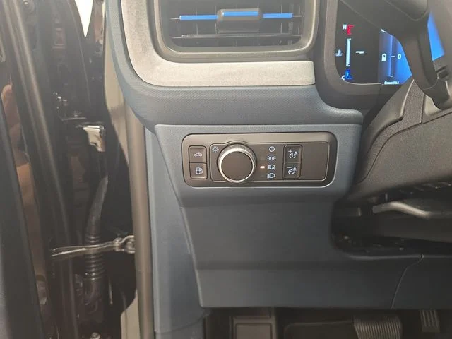 New 2026 Shadow Black Ford XLT image 36