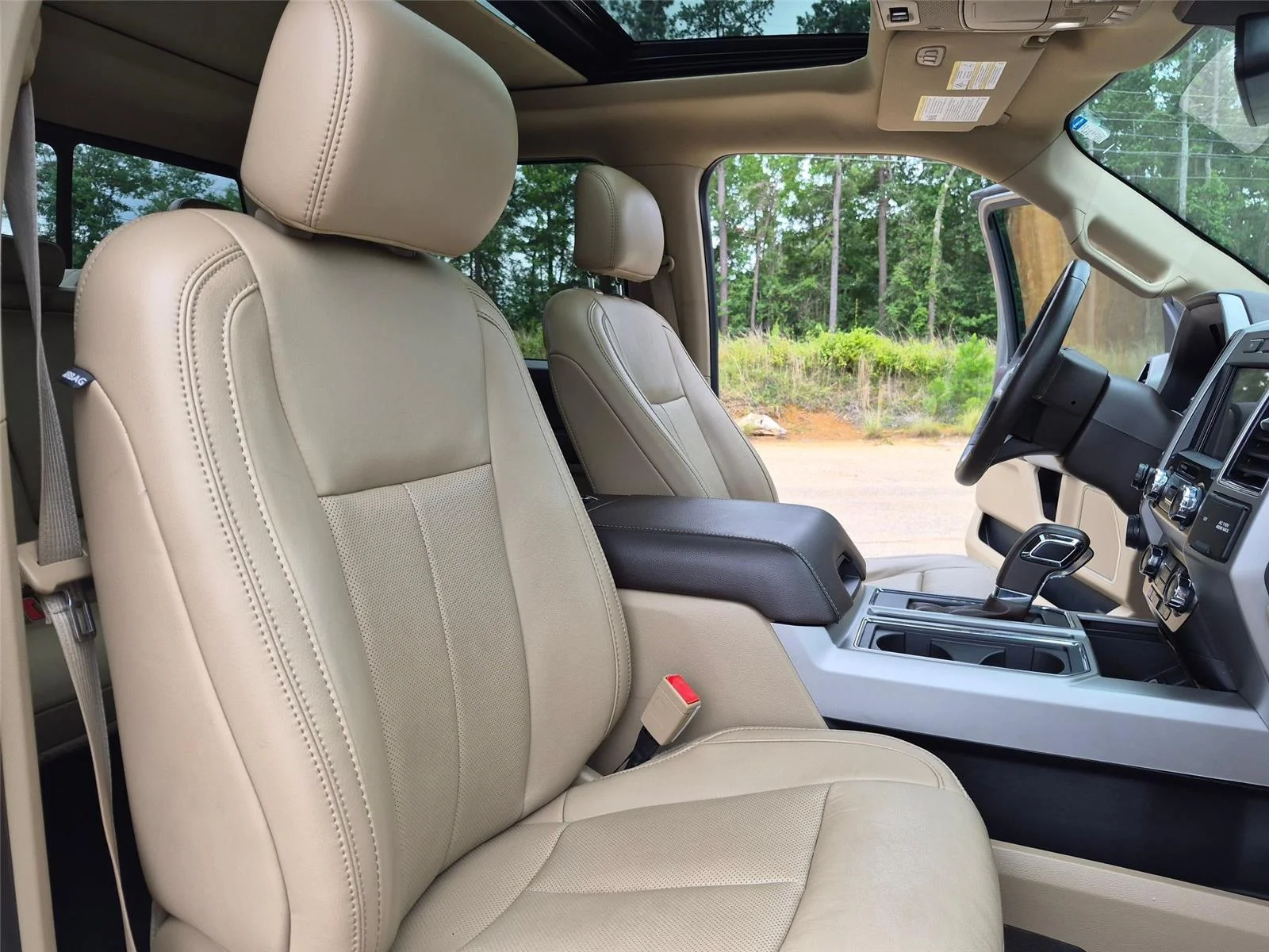 Used 2019 Ingot Silver Metallic Ford LARIAT image 33