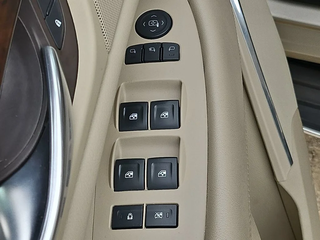 Used 2017 Silver Coast Metallic Cadillac Luxury image 30