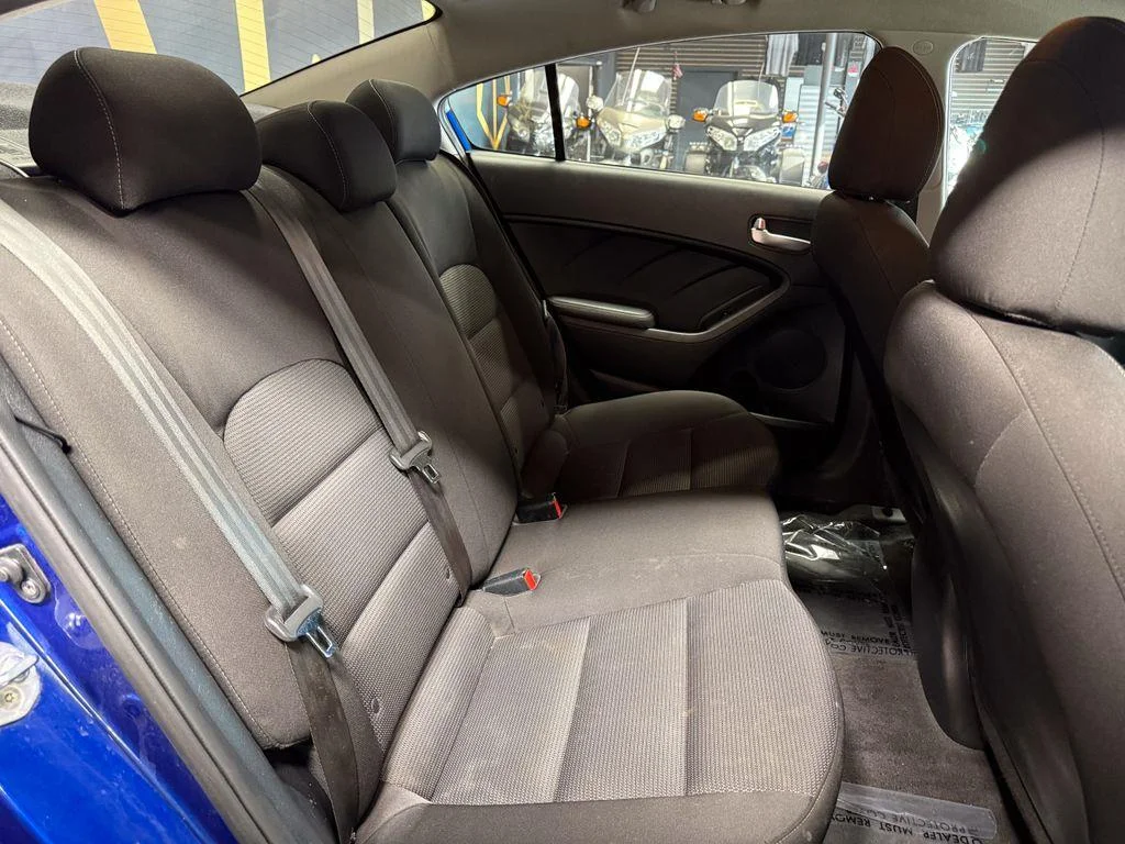 Used 2017 Deep Sea Blue Kia LX image 18