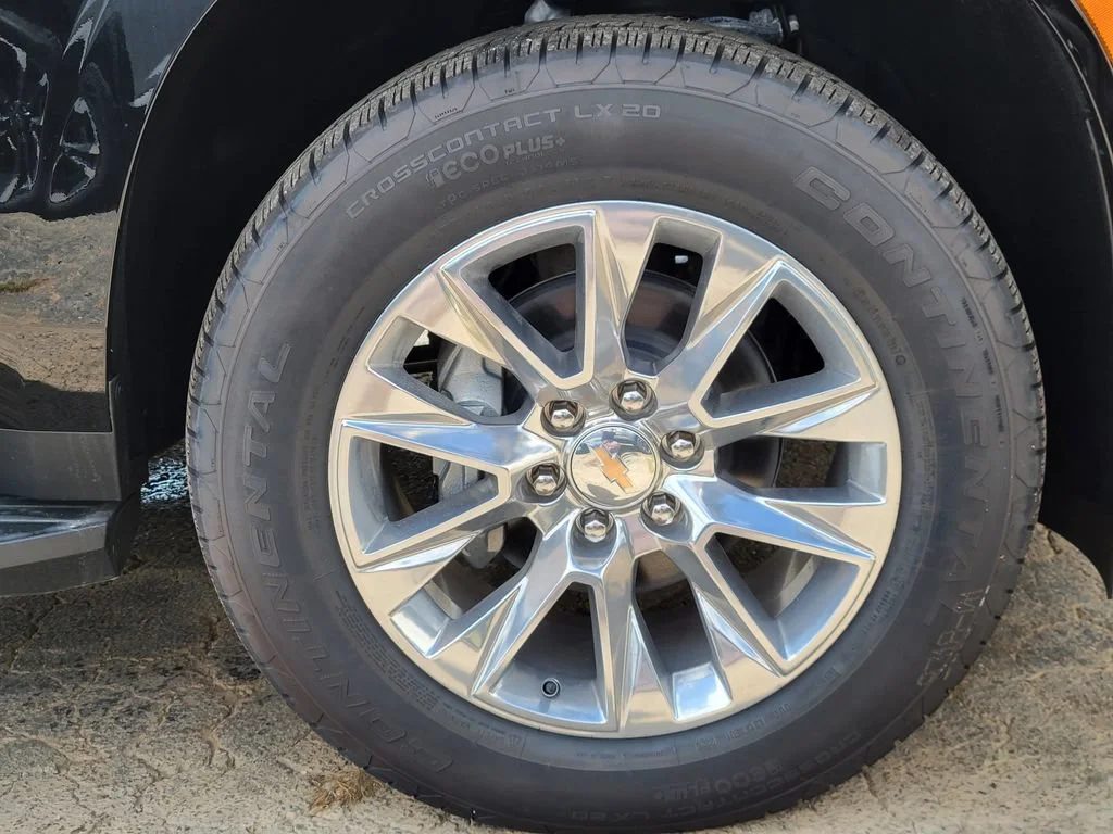 2026 Chevrolet Suburban Premier - Photo 11