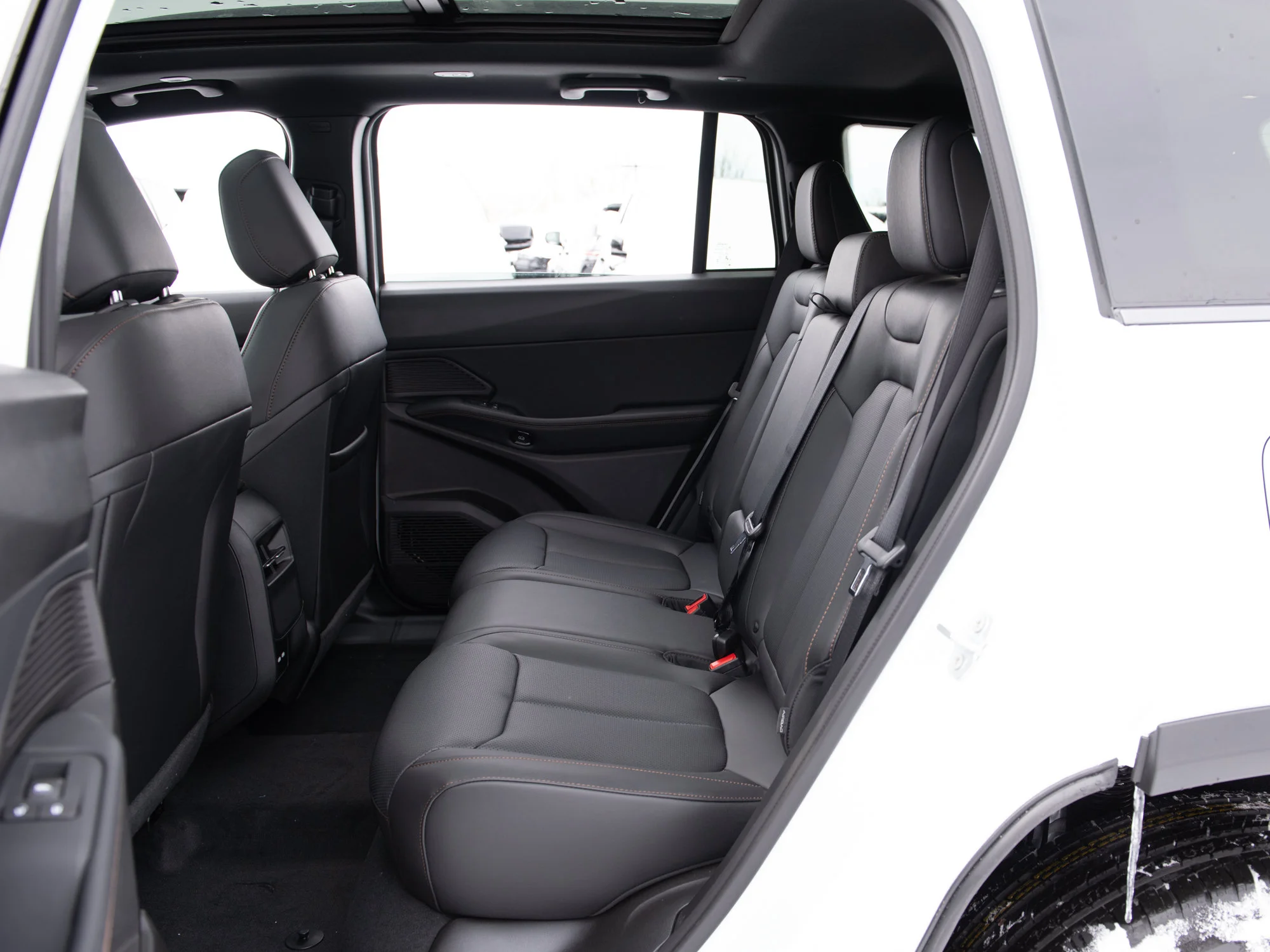 New 2026 White Jeep Limited * Hybrid image 21