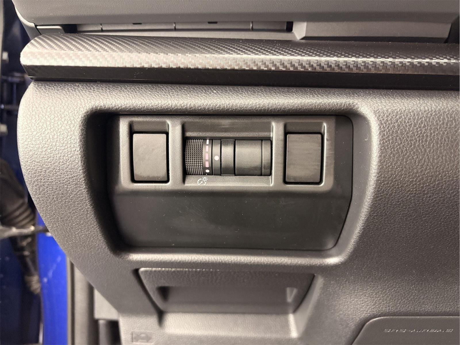 Used 2025 Sapphire Blue Pearl Subaru Premium image 31