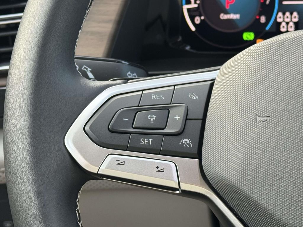 New 2026 White Volkswagen 2.0T SE w/Technology image 23