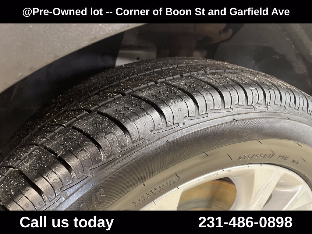 Used 2018 Gold Ford SE image 11