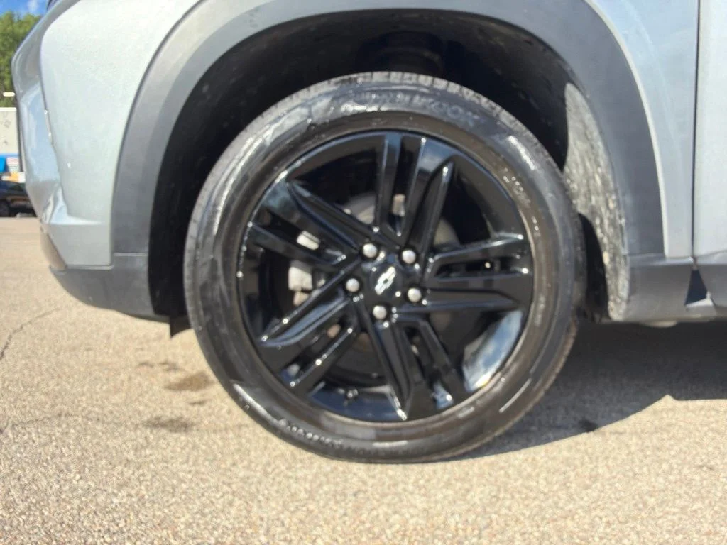 Used 2024 Gray Chevrolet ACTIV image 12
