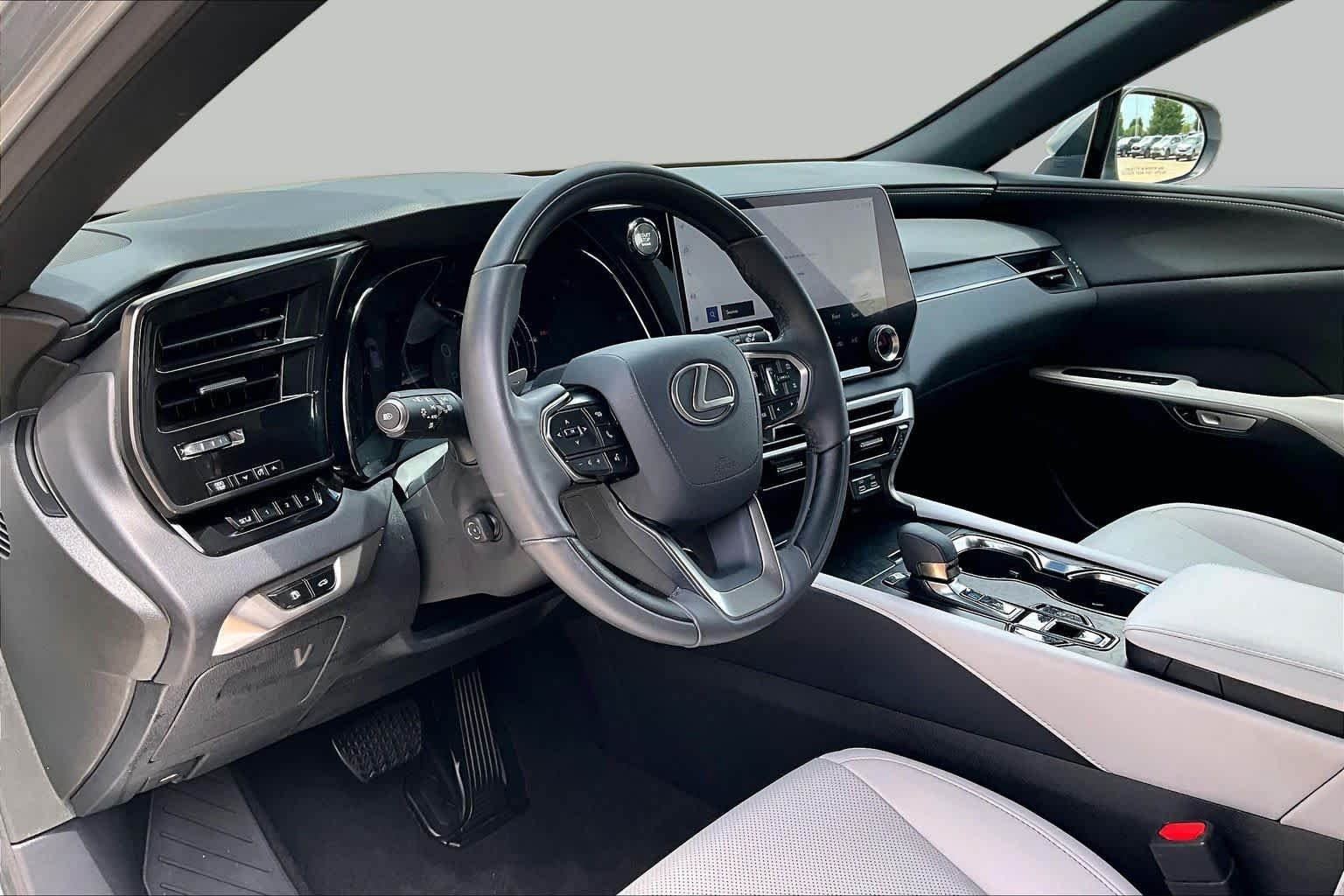 Used 2023 Iridium Lexus Premium image 16