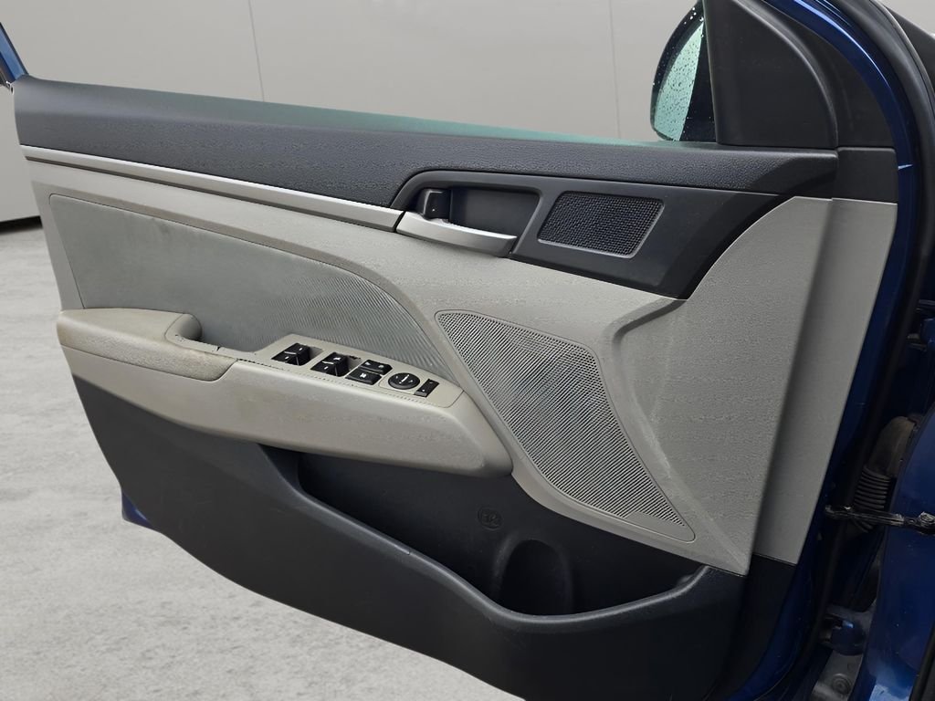 Used 2018 Lakeside Blue Hyundai SEL image 22